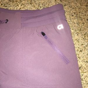 Gaptfit light purple shorts